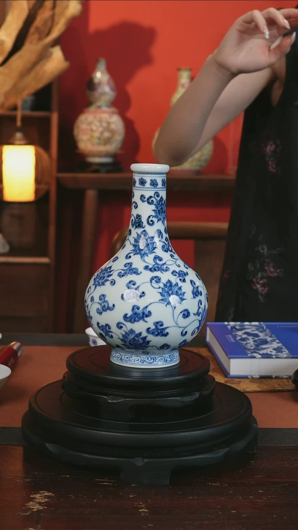 摆件皇窑青花花纹纹瓶