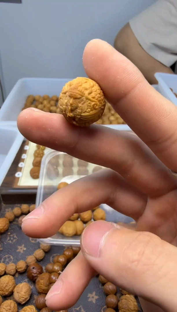 吊坠猴头核桃白鹤