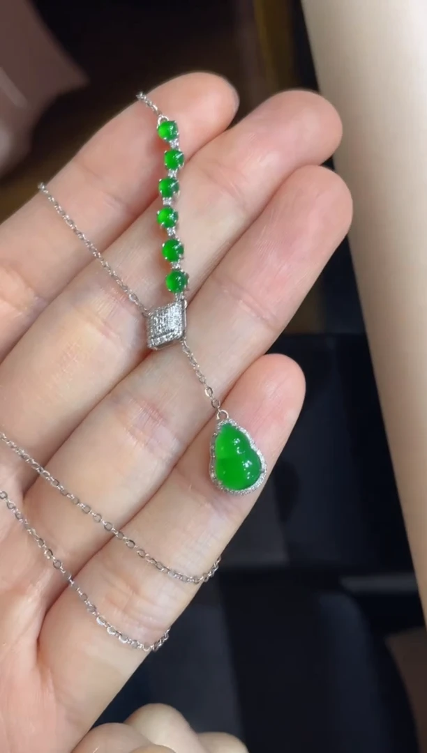 颈饰18K金镶嵌翡翠团购2