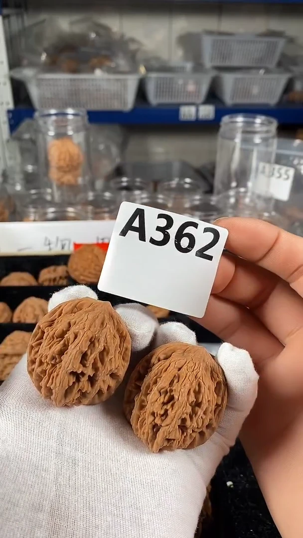把件文玩核桃40麦穗虎头