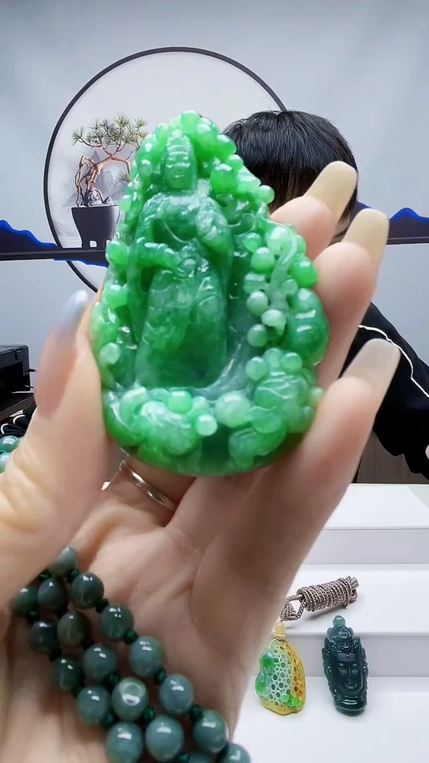 未镶嵌定制翡翠毛货挂件85