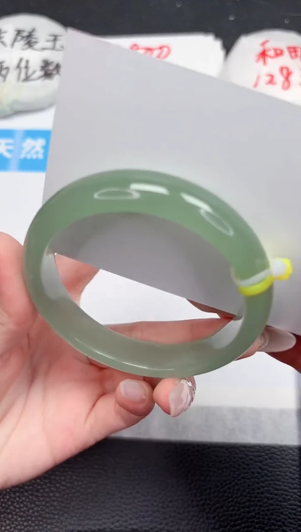 【闪购商品】石英质玉手镯未镶嵌105-60