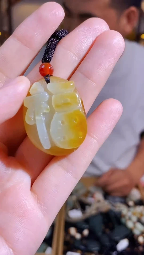 和田玉未镶嵌颈饰1