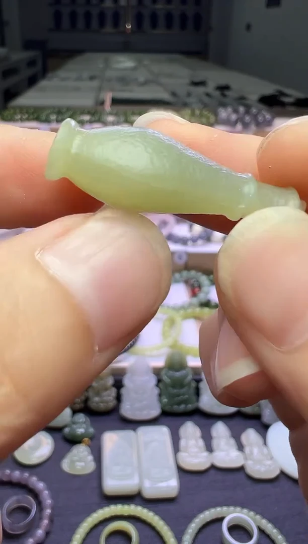 颈饰未镶嵌和田玉144号链接裂