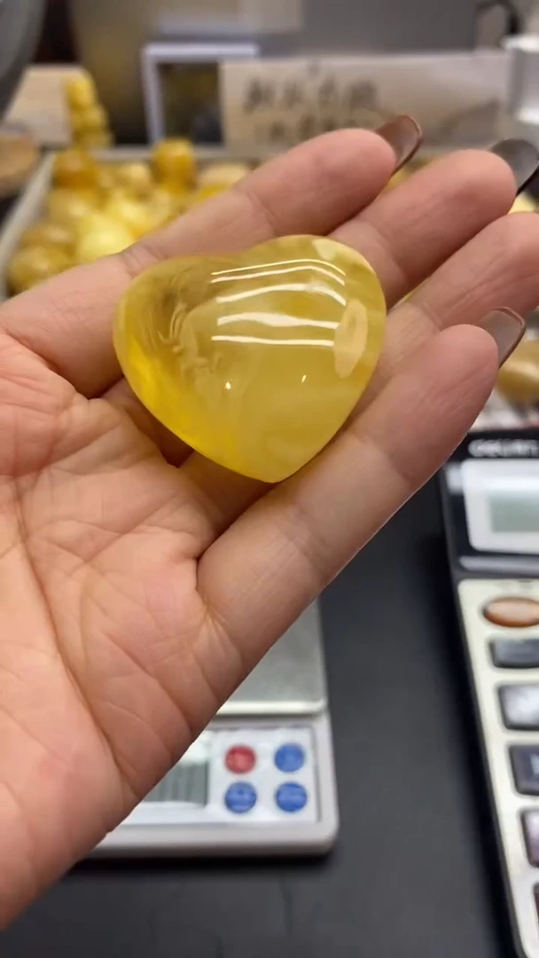 琥珀未镶嵌珠宝奇石2229