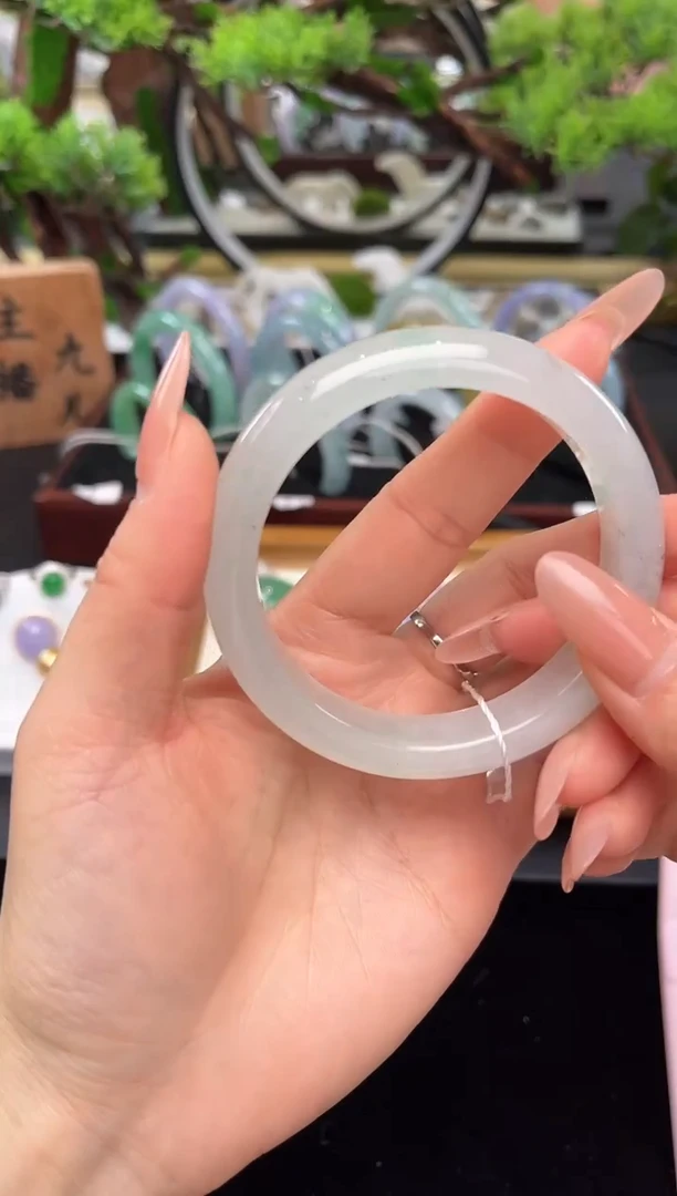 未镶嵌手镯翡翠手镯