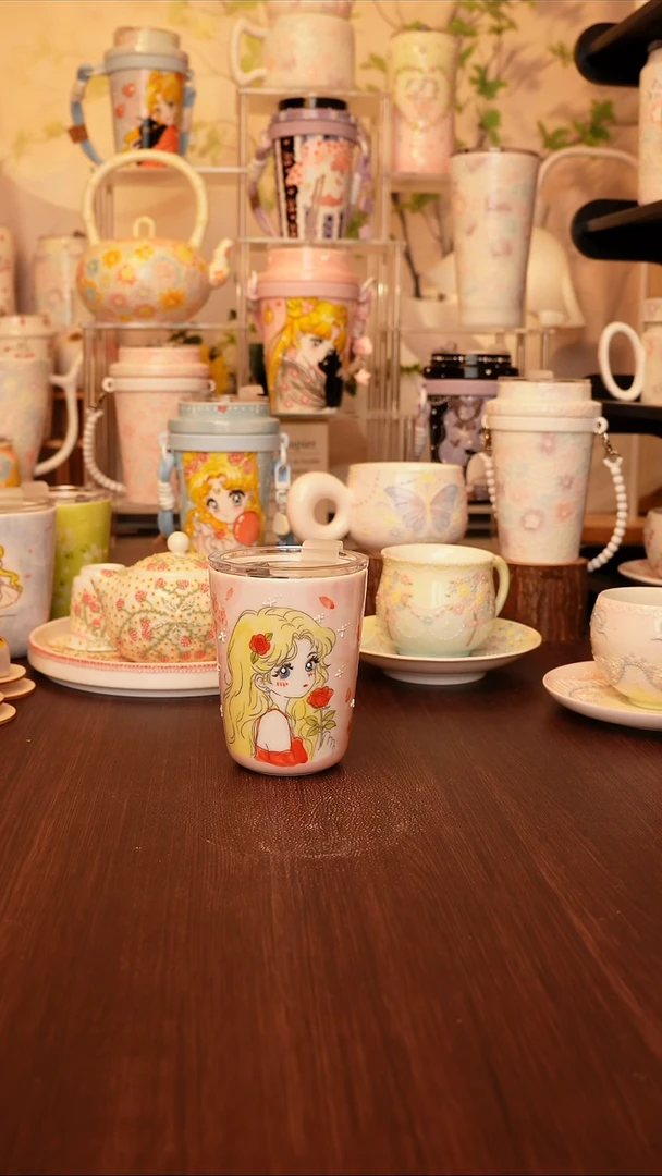 陶景德镇手绘的杯子