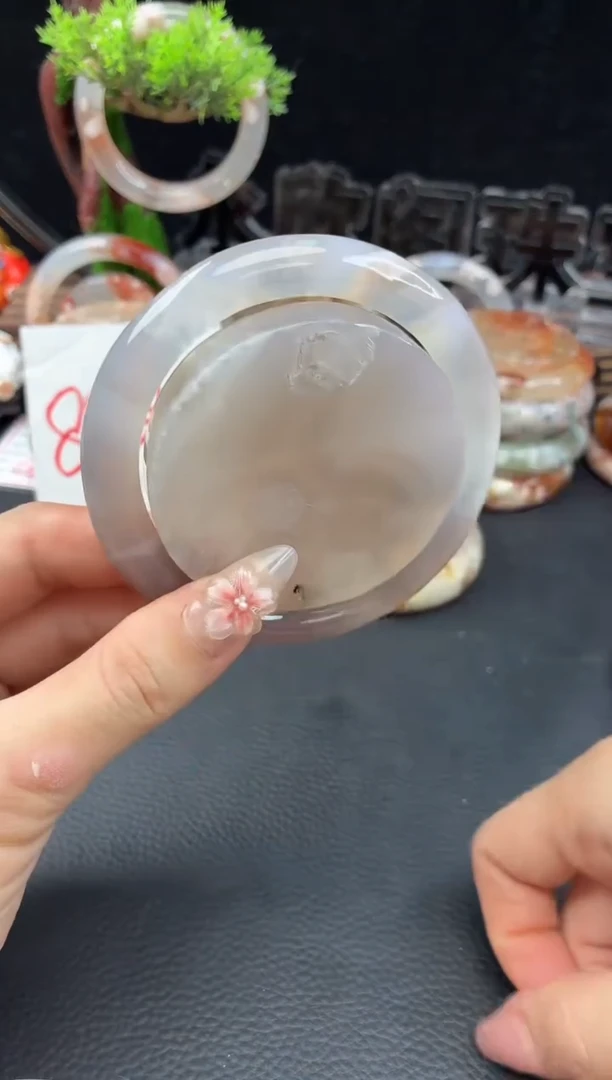 未镶嵌手镯（圆镯）石英质玉59.5