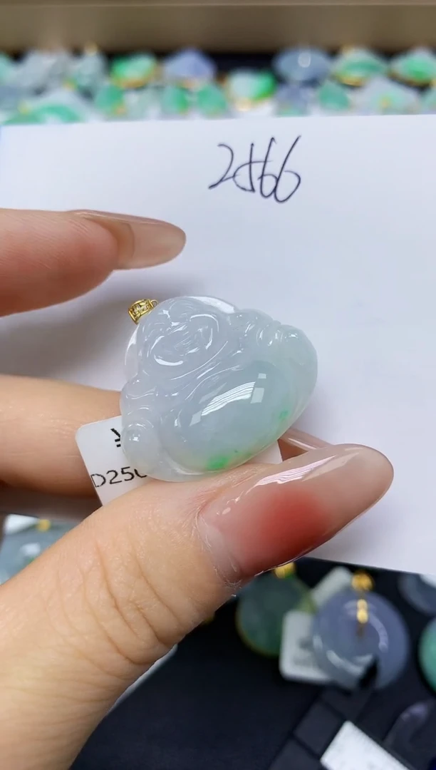 翡翠18K金镶嵌颈饰 天然缅甸翡翠A货