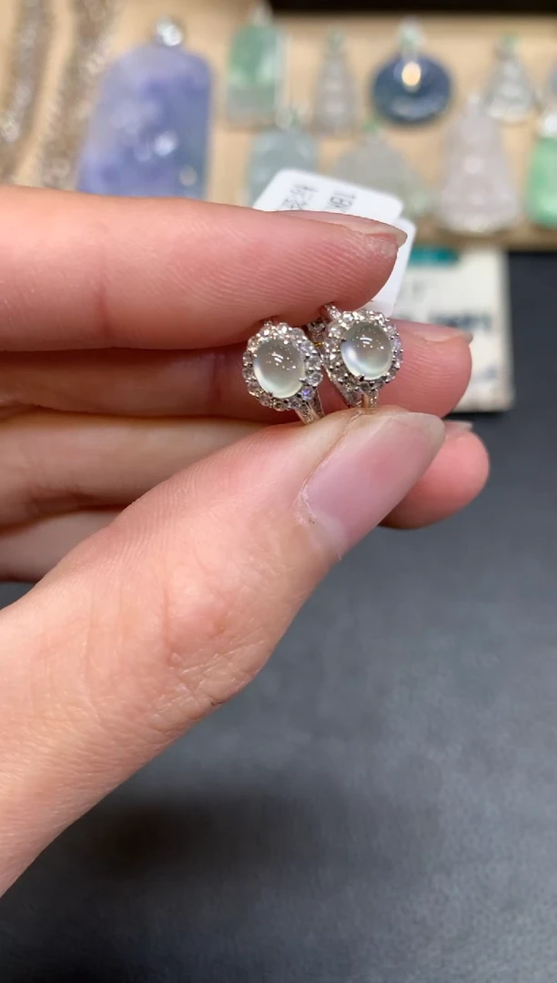 【闪购商品】翡翠耳饰18K金镶嵌蛋面【无服务费】