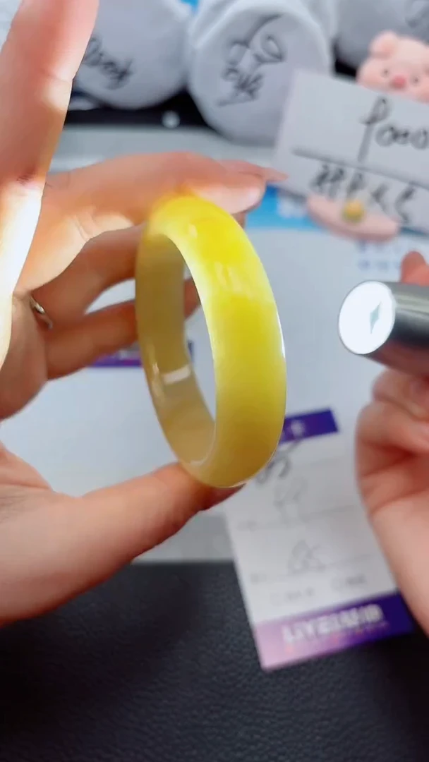 【闪购商品】石英质玉手镯未镶嵌65