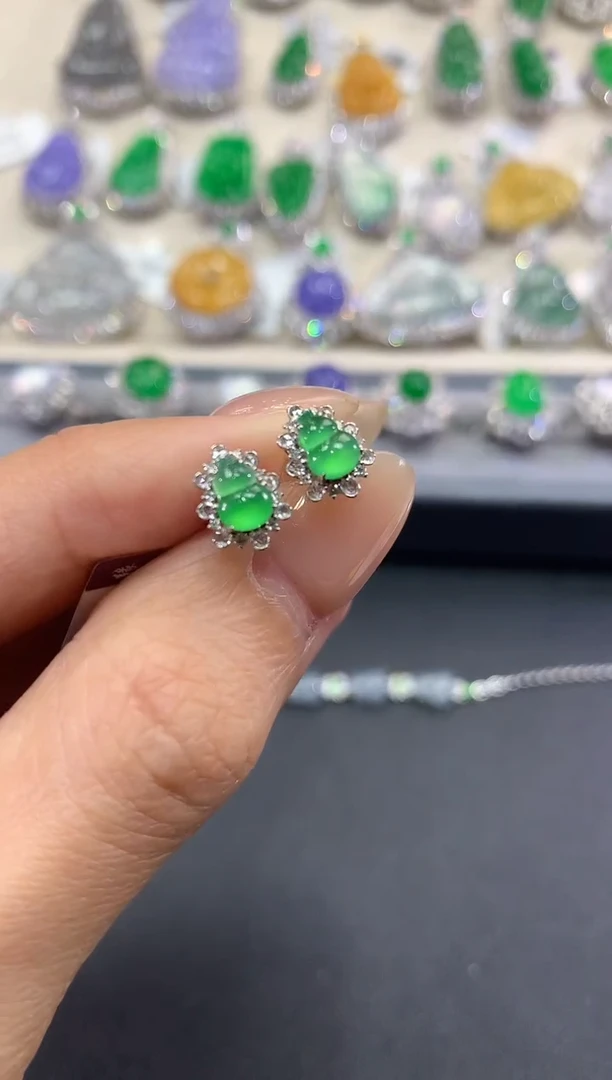 【闪购商品】翡翠耳饰18K金镶嵌q32