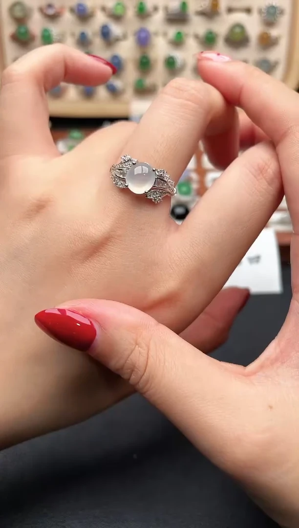 未镶嵌戒指翡翠一物一证一礼盒