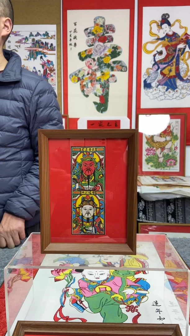 彩色上关下财摆台手工制作精品
