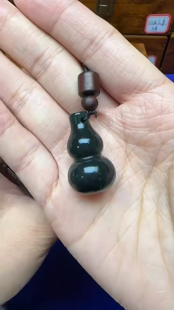 未镶嵌和田玉挂件智**山1