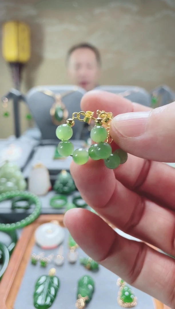 【闪购商品】和田玉耳饰银S925镀金镶嵌6mm