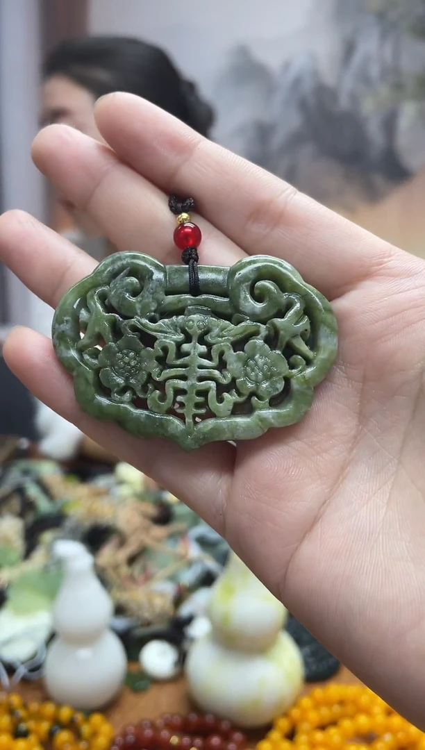 未镶嵌岫玉吊坠·