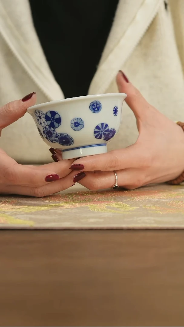 【闪购商品】景德镇手工青花皮球话压手杯