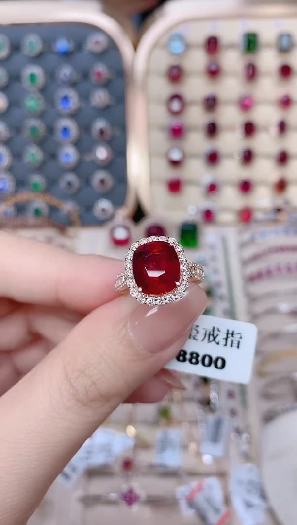 18K金镶嵌碧玺戒指碧玺4.5CT