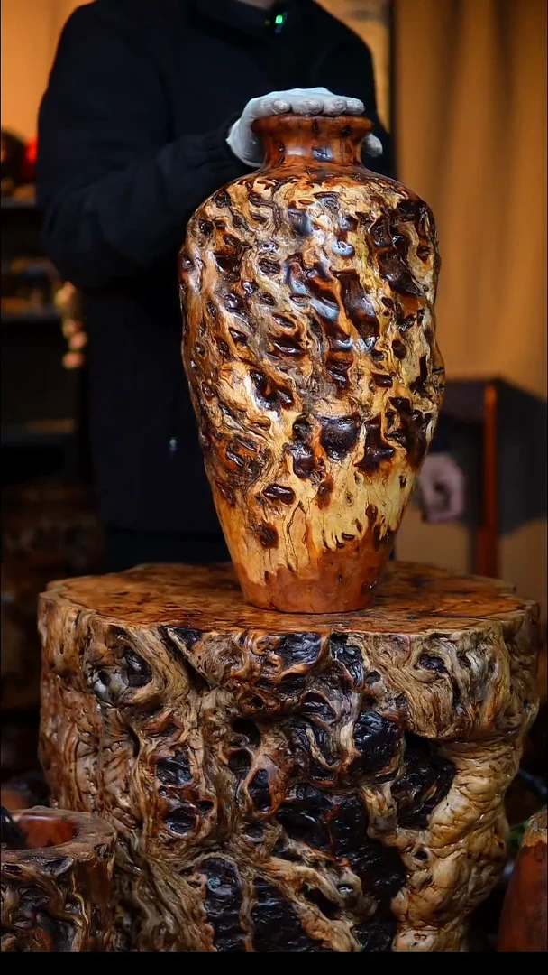 枣木百年雷击枣木龙纹观音瓶（高45，直径27）