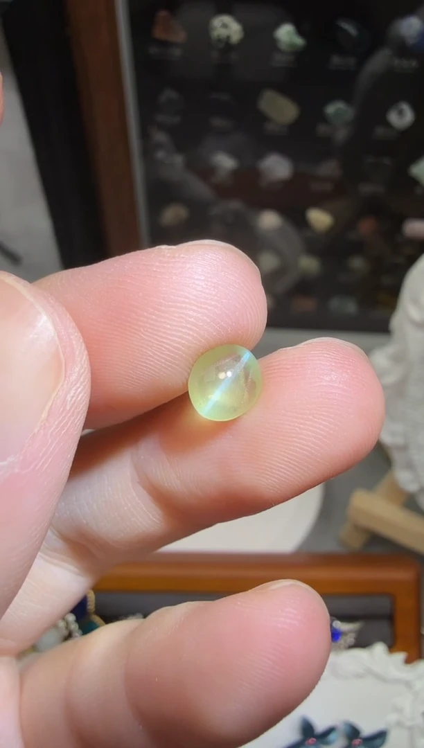 裸石金绿宝石猫眼1.3ct-A483-1P