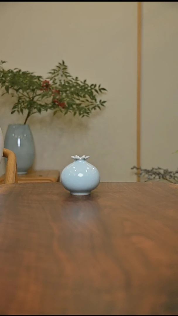 石榴瓶 天青 带烟微瑕 朱家汝窑款