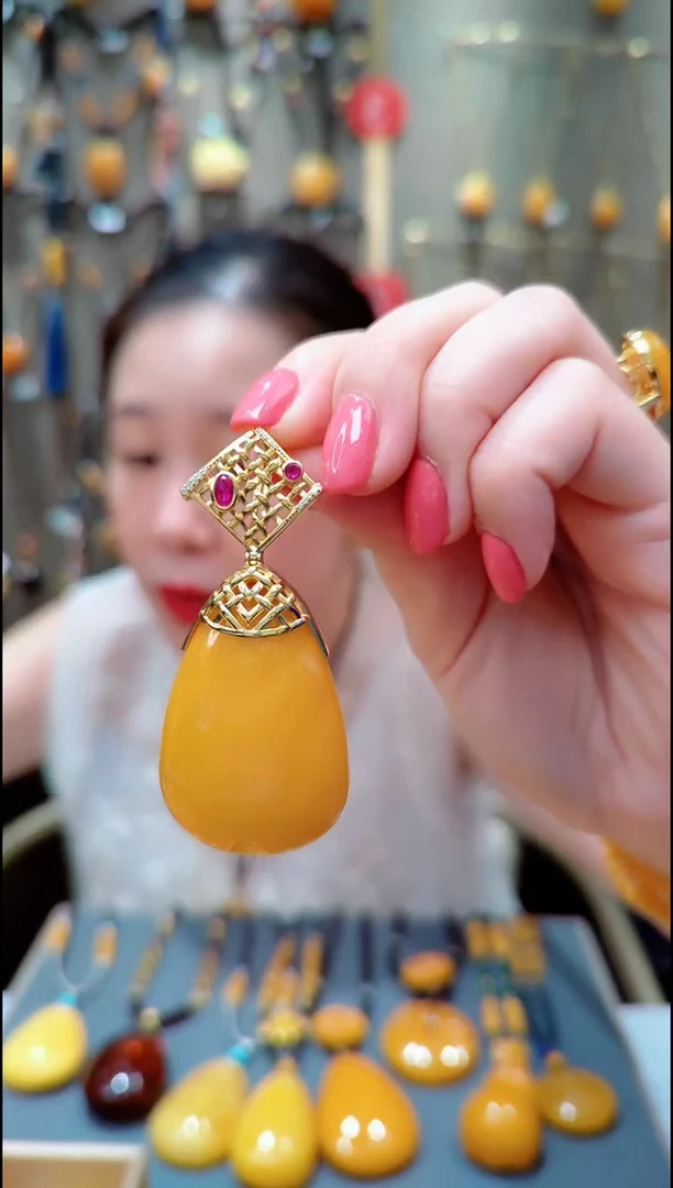 蜜蜡银S925镀金镶嵌珠宝奇石﹣F588蜜蜡吊坠水滴