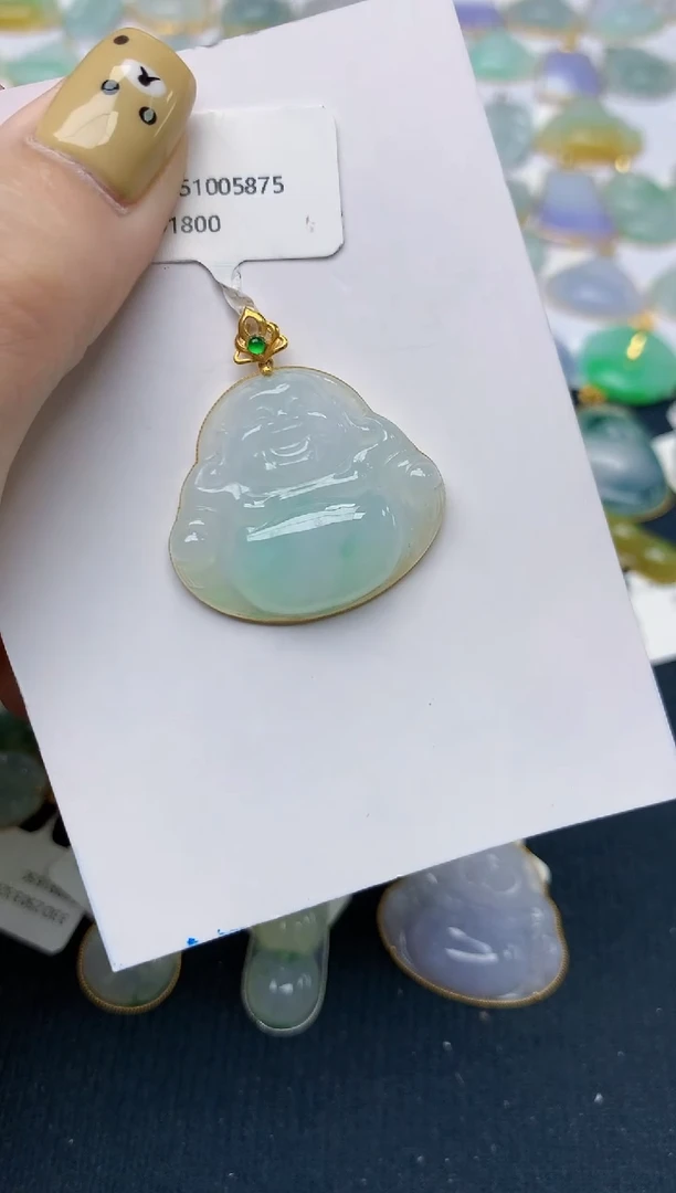 翡翠18K金镶嵌颈饰天然翡翠A货