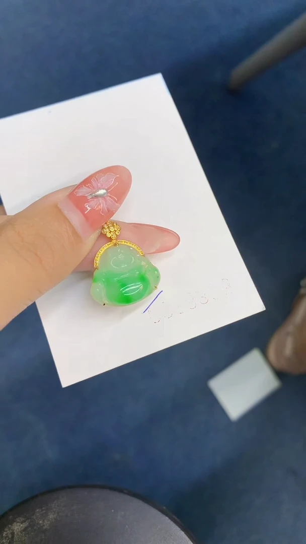 颈饰18K金镶嵌翡翠1