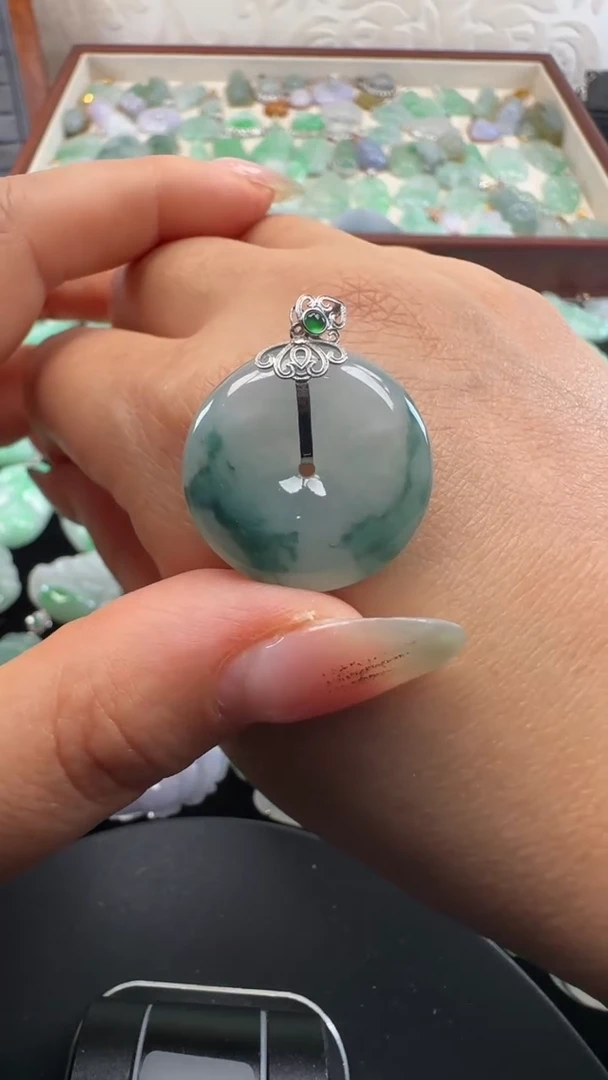 吊坠(不含链)18K金镶嵌翡翠平安扣