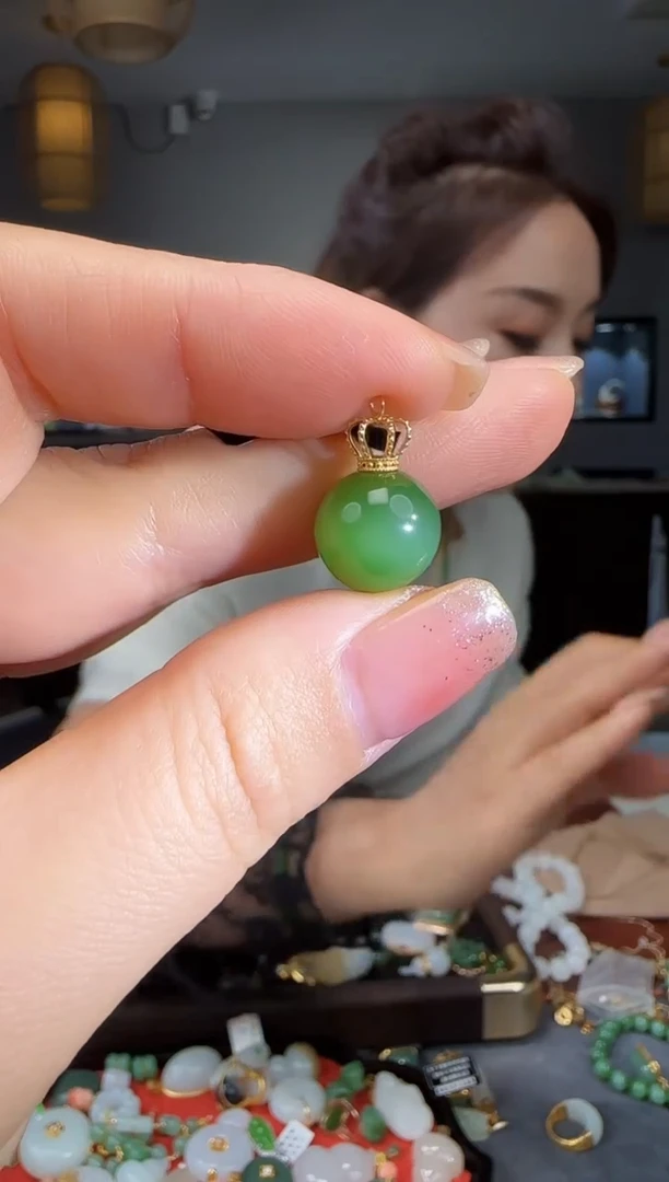 和田玉18K金镶嵌吊坠(不含链)1