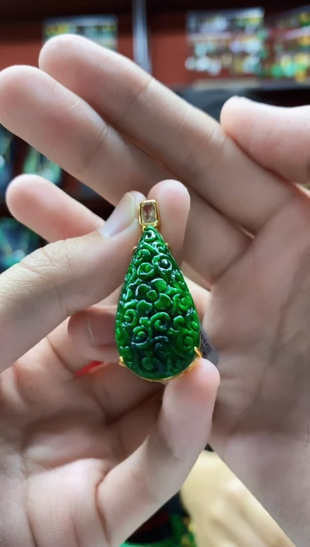颈饰未镶嵌翡翠净****?吊坠