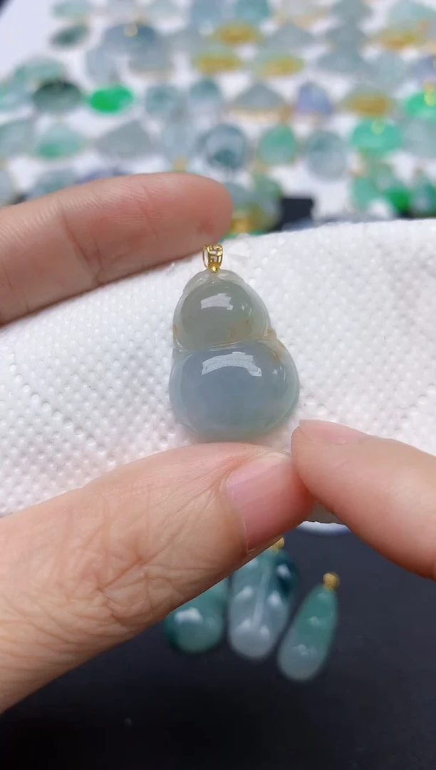 翡翠18K金镶嵌颈饰天然缅甸A货翡翠