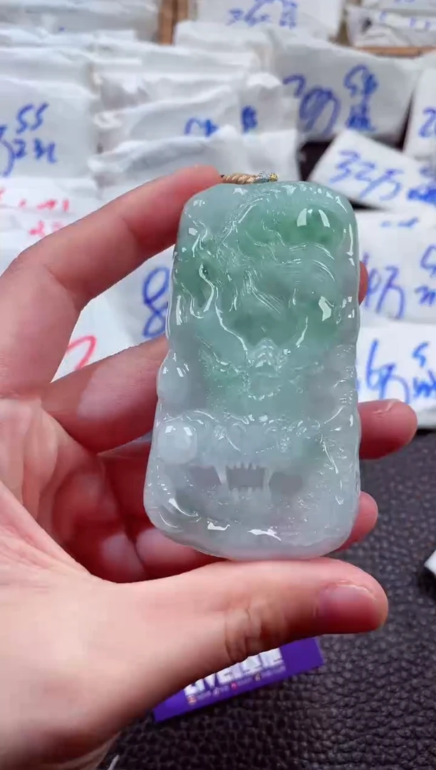 翡翠未镶嵌颈饰00005112