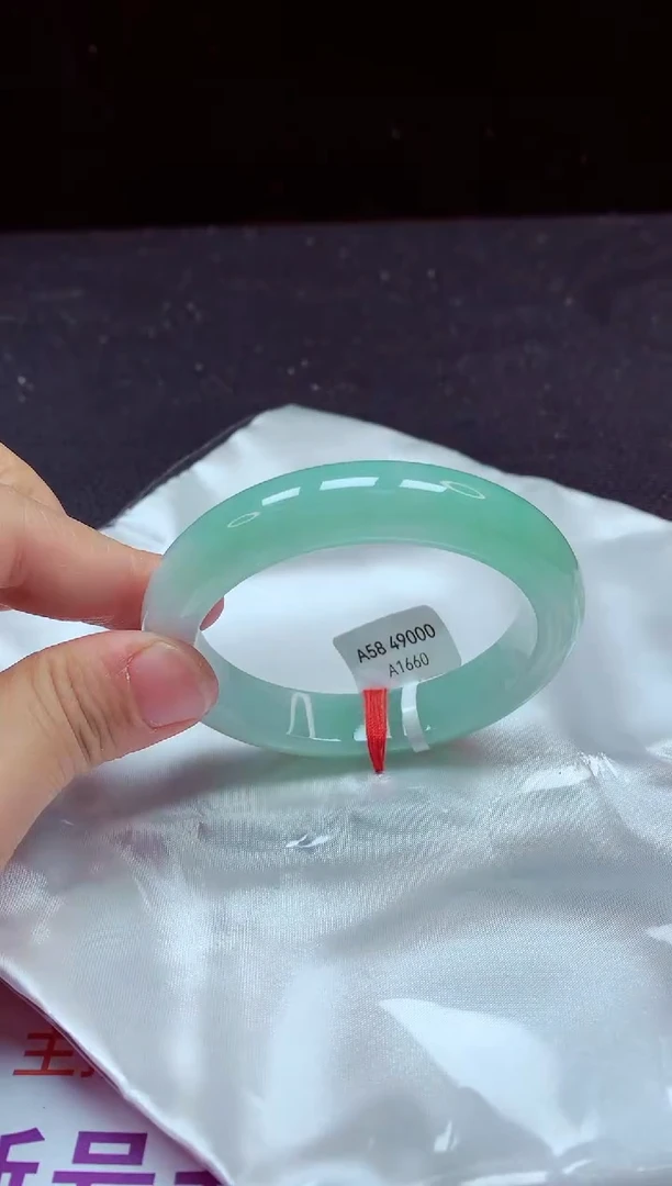 【闪购商品】翡翠手镯未镶嵌镯子58+