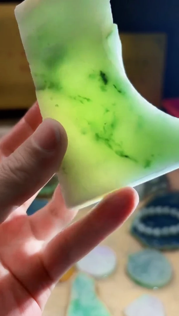 翡翠未镶嵌颈饰A货张麦8316