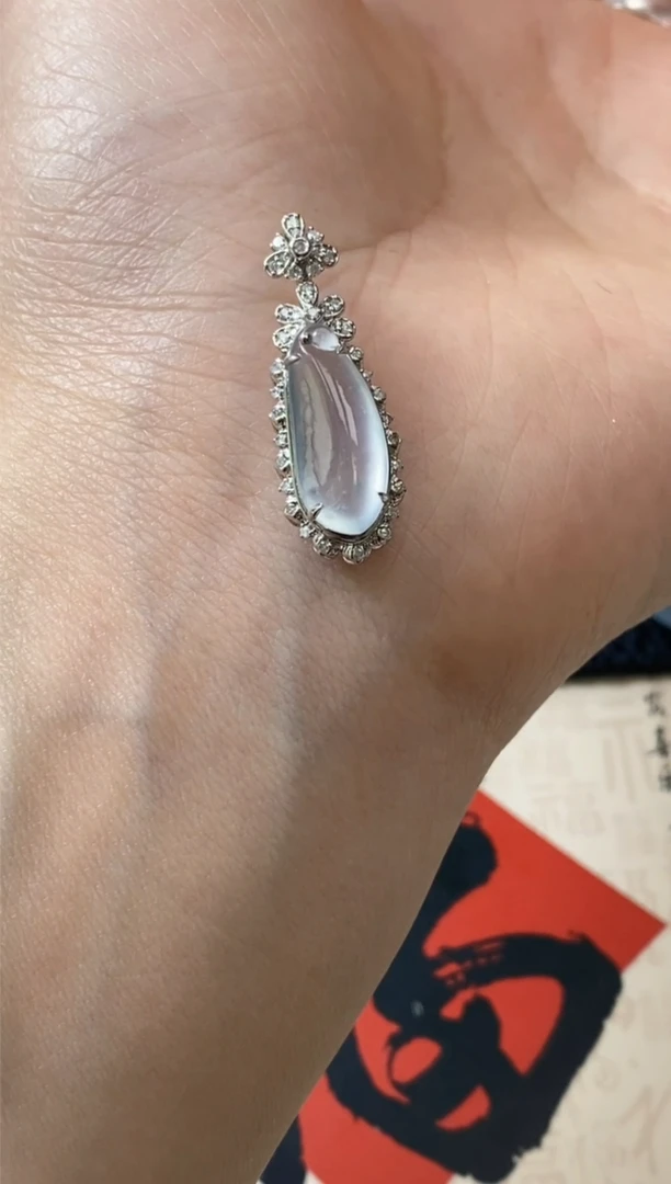 【闪购商品】翡翠吊坠(不含链)18K金镶嵌起光福瓜吊坠