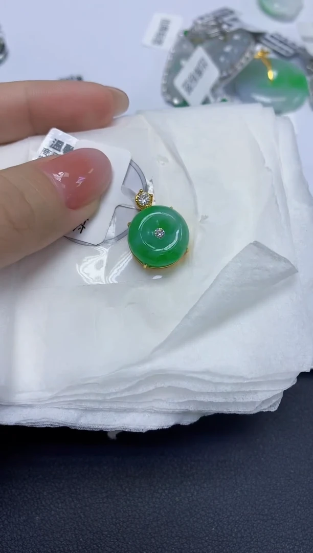 颈饰未镶嵌翡翠天然缅甸翡翠A货多样性发一件
