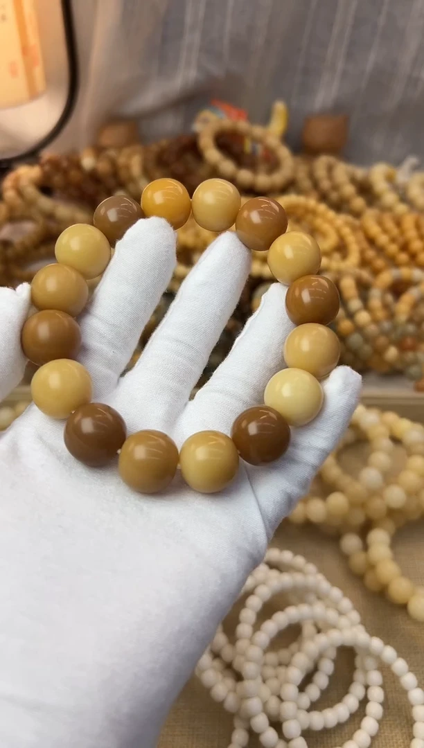 菩提根/象牙果手串是**呐695微瑕