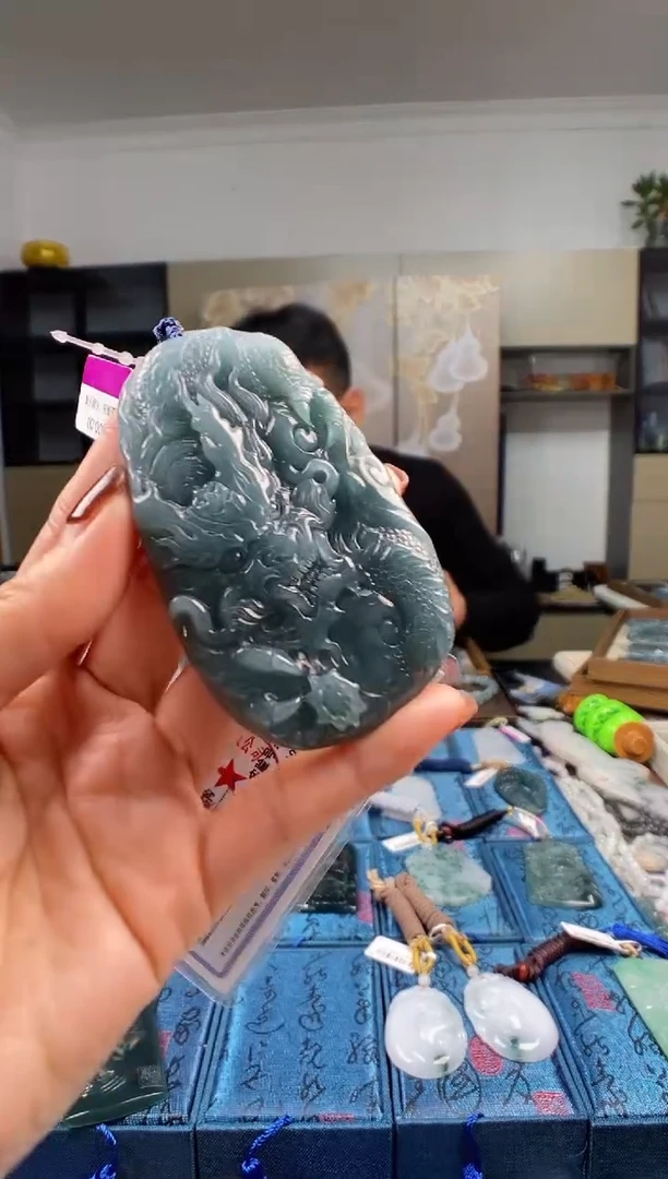 颈饰未镶嵌翡翠多样性发其一