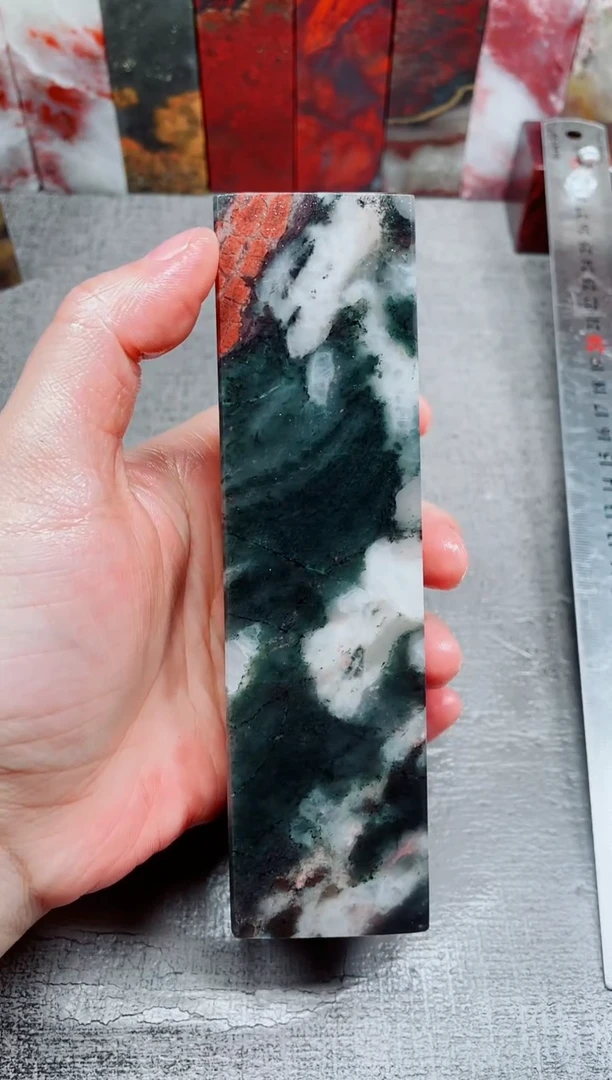 玉桂林鸡血玉素章白绿贵妃39