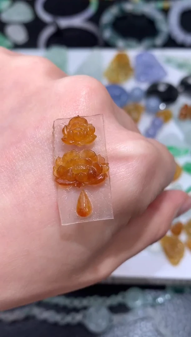 未镶嵌定制翡翠莲花