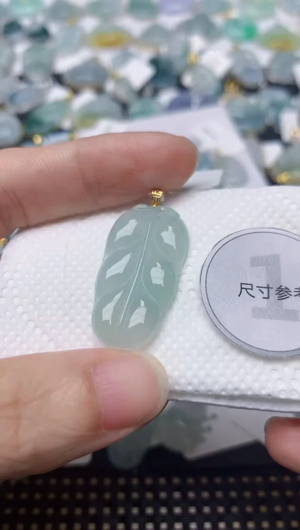 颈饰18K金镶嵌翡翠天然缅甸A货翡翠