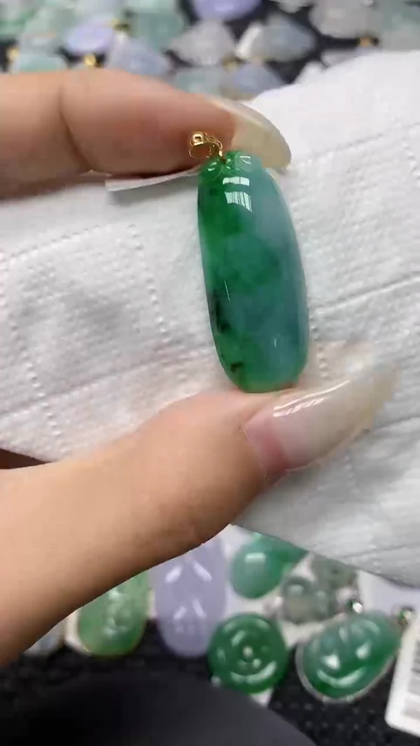 颈饰18K金镶嵌翡翠11111111111