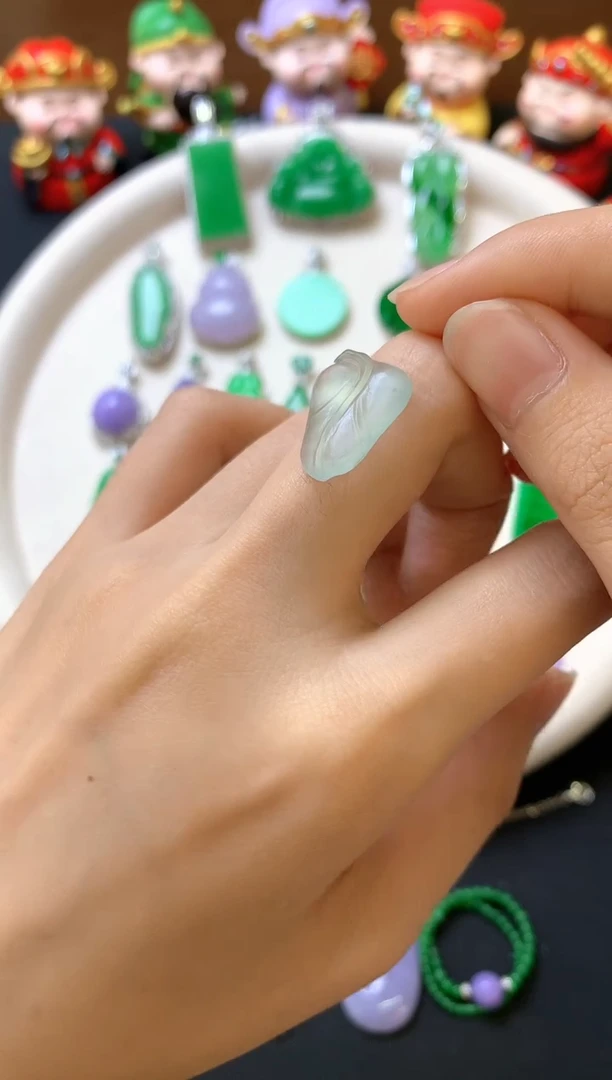 定制翡翠未镶嵌裸石毛货抛光