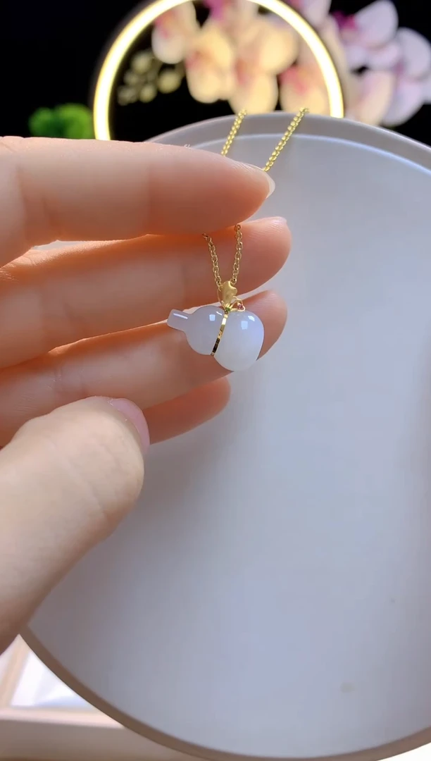 吊坠(赠链)18K金镶嵌和田玉白玉葫芦