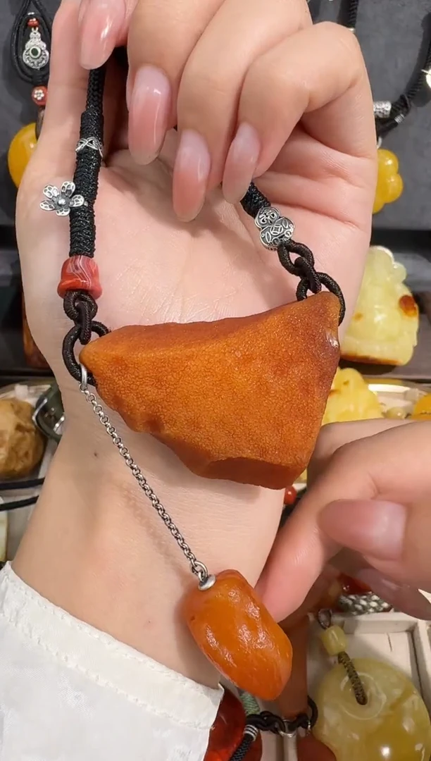 裸石琥珀未镶嵌A**?琥珀