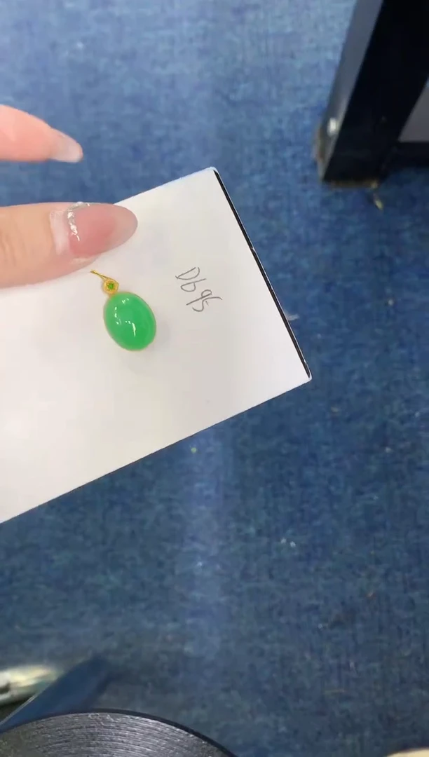 【闪购商品】翡翠颈饰18K金镶嵌000000000