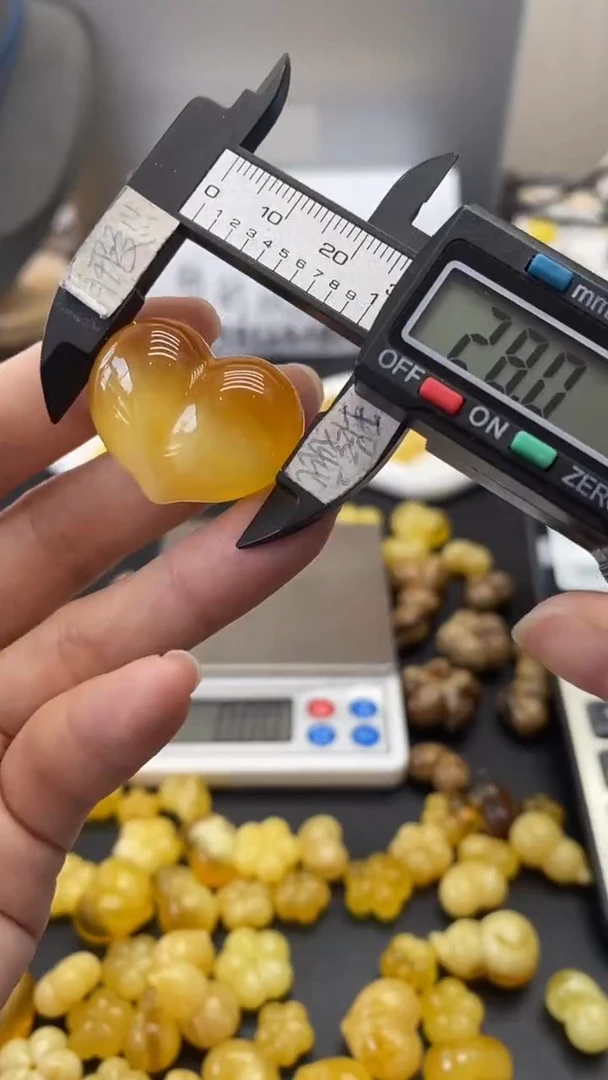 琥珀未镶嵌珠宝奇石1233