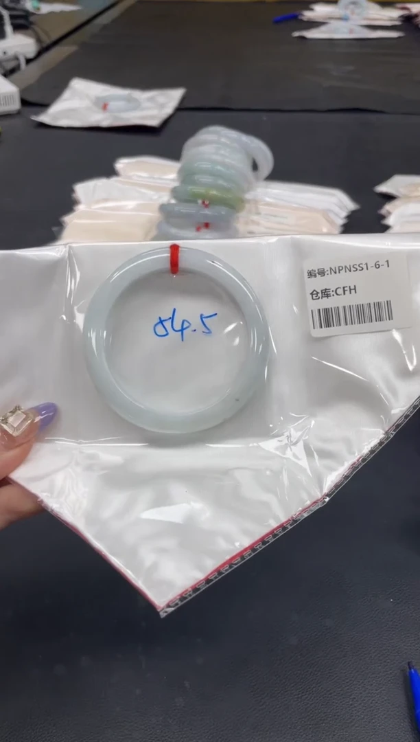 未镶嵌手镯翡翠翡翠手镯